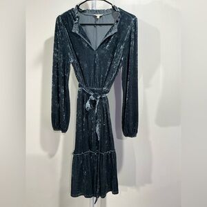 Mystree Elegant Velvet Long Sleeve Dress in Dark Blue